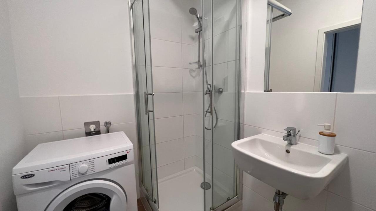 1 Room Apartment With Terrace, Slnecnice, 18B Bratislava Exteriör bild